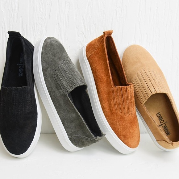 minnetonka gabi slip on